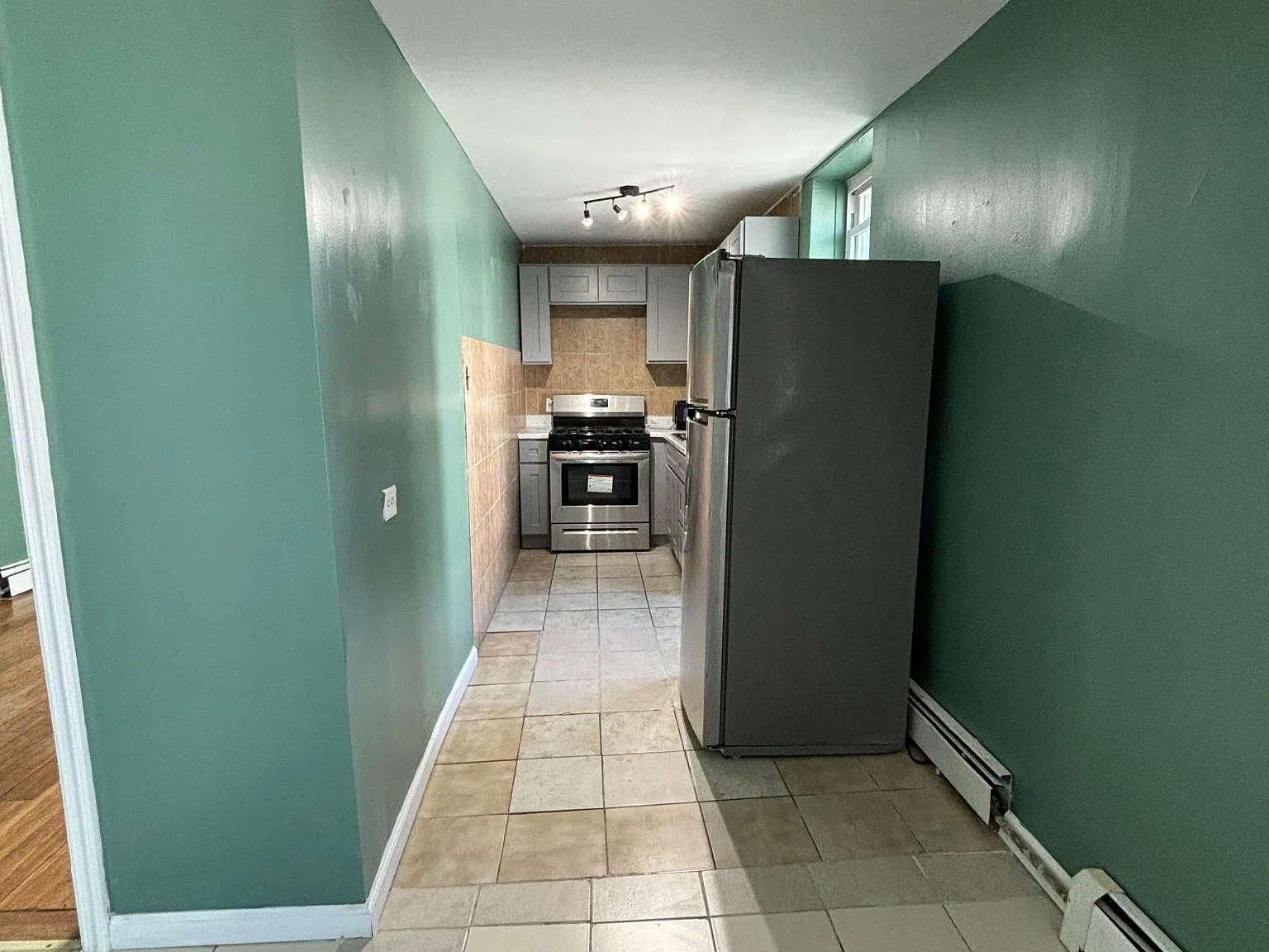 694 Summer Ave — Photo 4