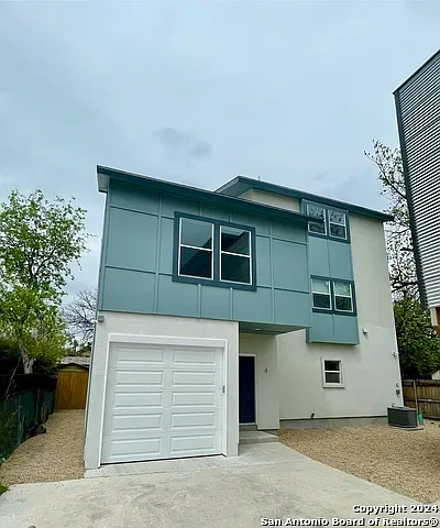 3 bed, 3.5 bath, 2100 sqft, $3,150 — Photo 3