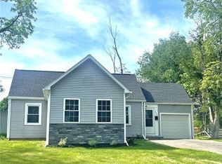 321 Sunset Ct, Rochester, NY 14618