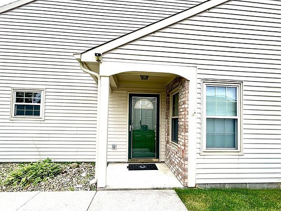 2nd image of 1198 Brittany Cir #B