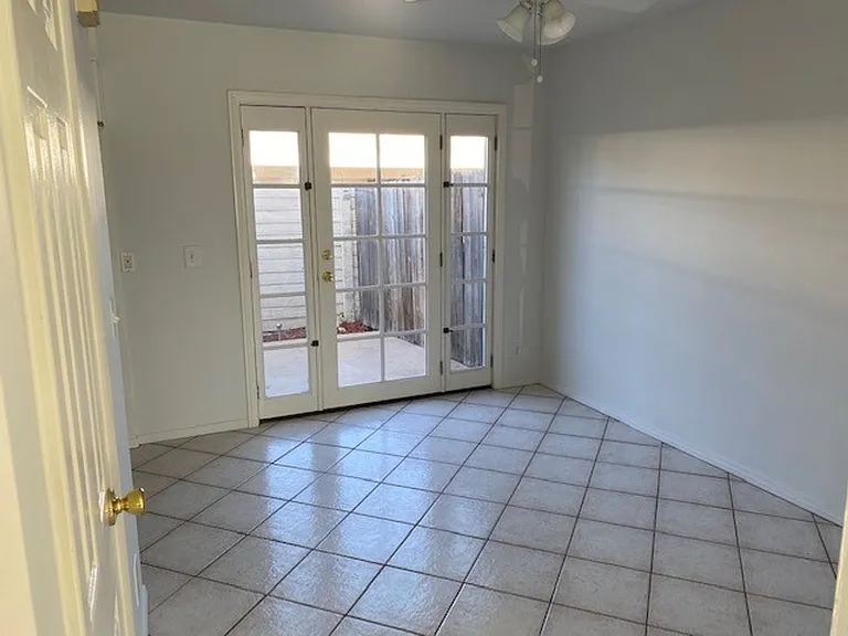 19905 Derbyshire Ln — Photo 3