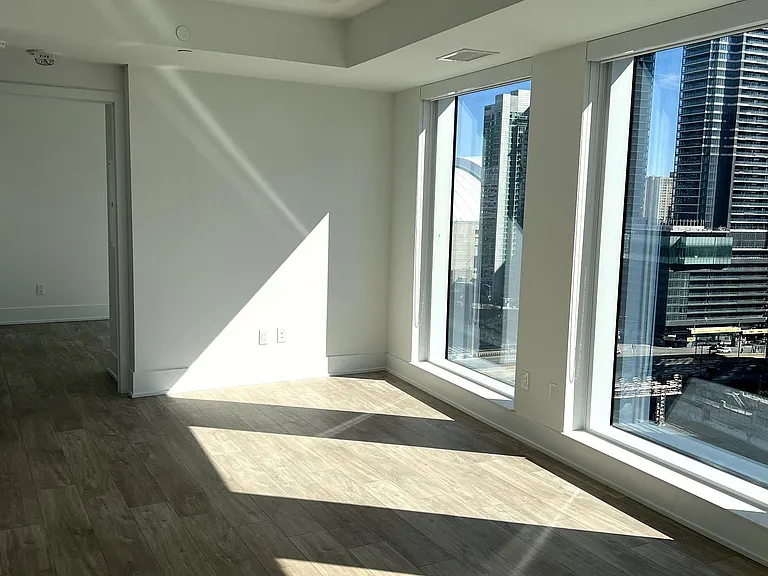 470 Front St W #1113 — Photo 10