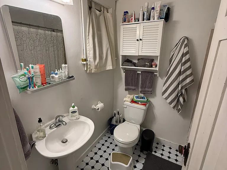 600 Lake Washington Blvd E #C — Photo 4