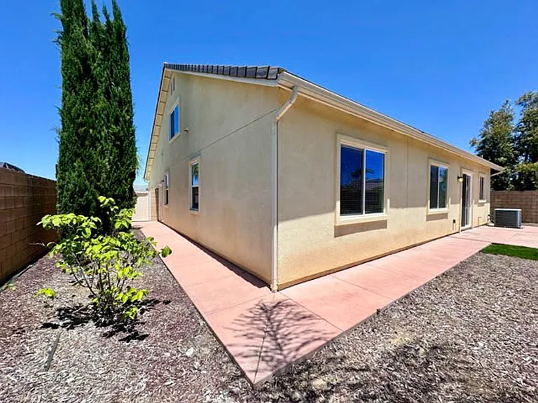34726 Yellow Root St — Photo 50