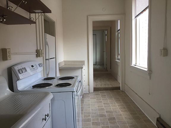 4th image of 68 College St #B