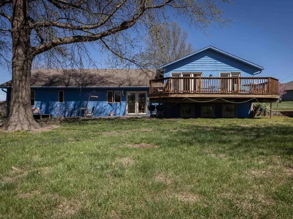 6781 Village Cir, Meriden, KS 66512