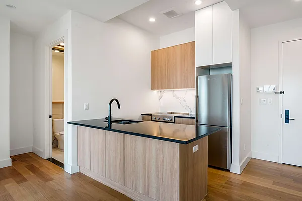 Rented by EXR | media 42