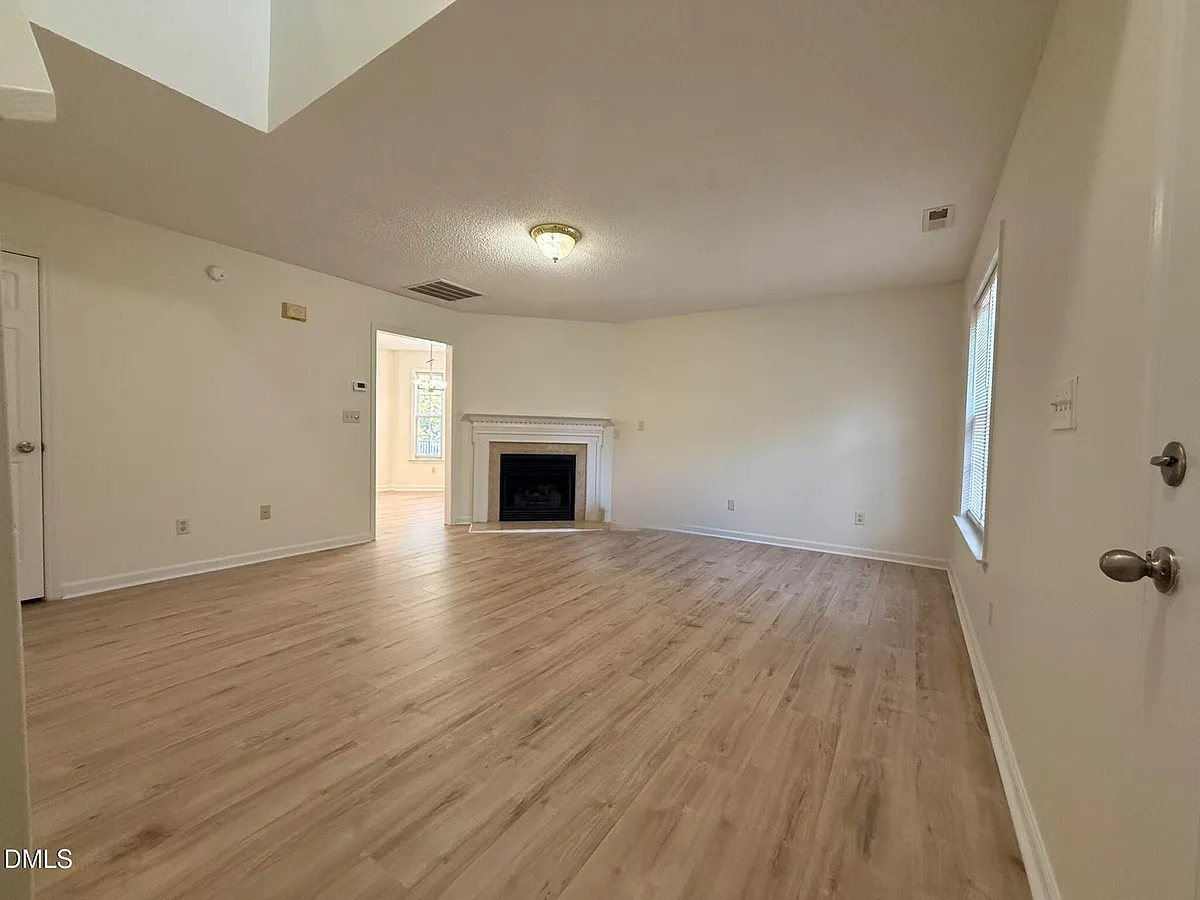 Building Photo - 1529 Crag Burn Ln