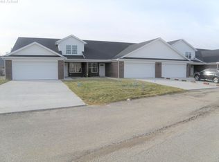 11400 River Falls Dr, Louisville, KY 40272