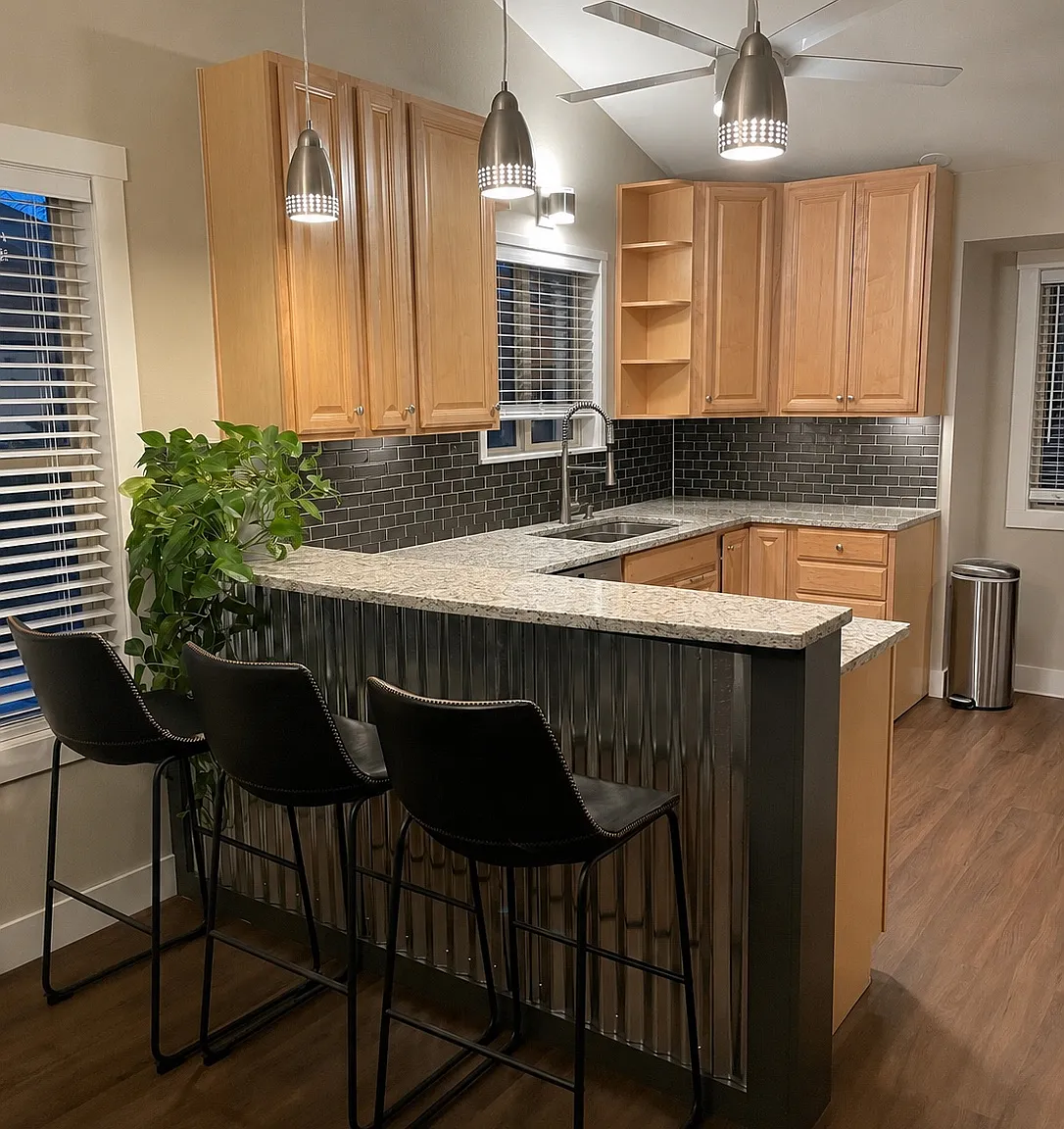 4 bed, 2500 sqft, $3,995 — Photo 1