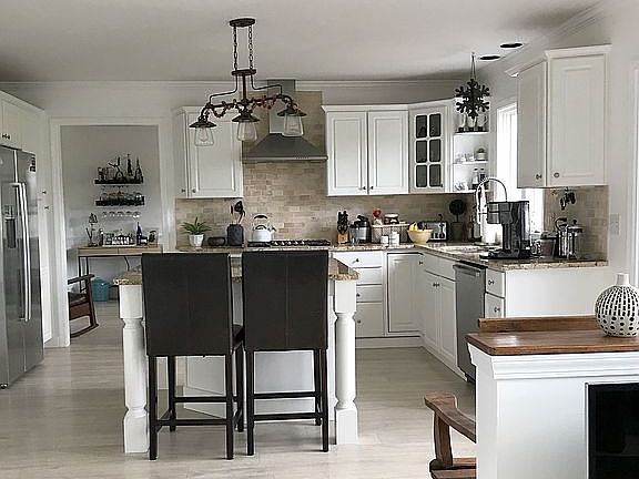 3rd image of 1 Cambridge Ct