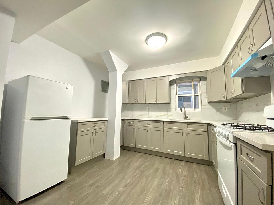 1st image of 130 Washington Ave #1F