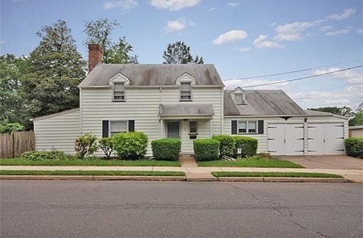 2 Sandford, look at the house.