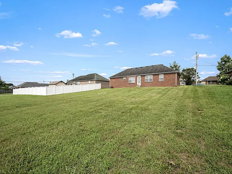 9002 Macbeth Dr — Photo 24