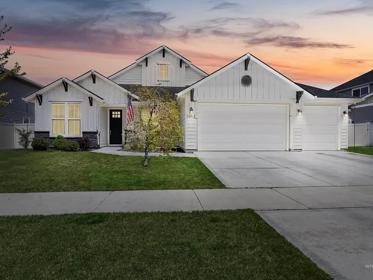 5962 W Milano Dr — Photo 1