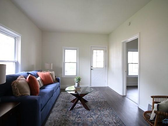 4th image of 222 Elm St