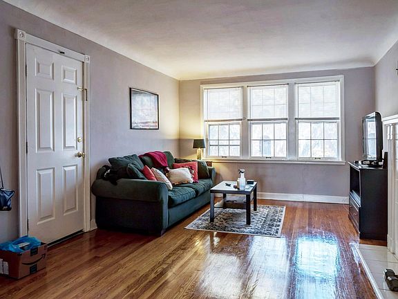 3rd image of 7260 Dartmouth Ave APT 1E
