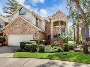 28 Fairway Oaks Pl, Spring, TX 77380