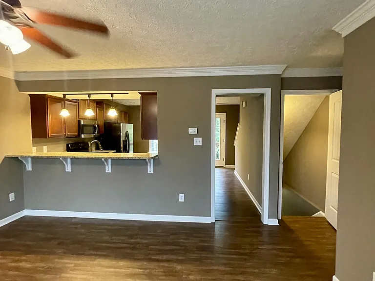 142 Old Tavern Cir #1 — Photo 4