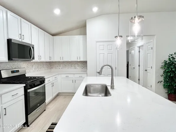 354 BOULDER Lane, St. Johns, FL 32259