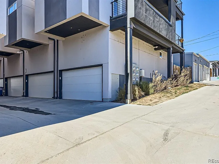 1272 Yates St #6 — Photo 25