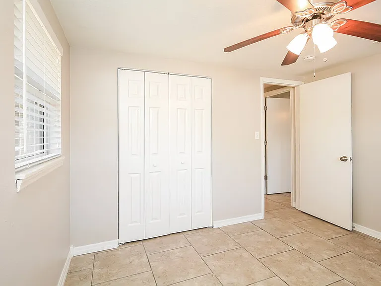 10426 Syringa Ct — Photo 12