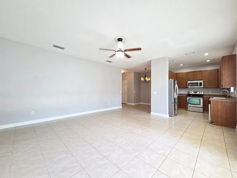 337 Coral Beach Cir — Photo 6
