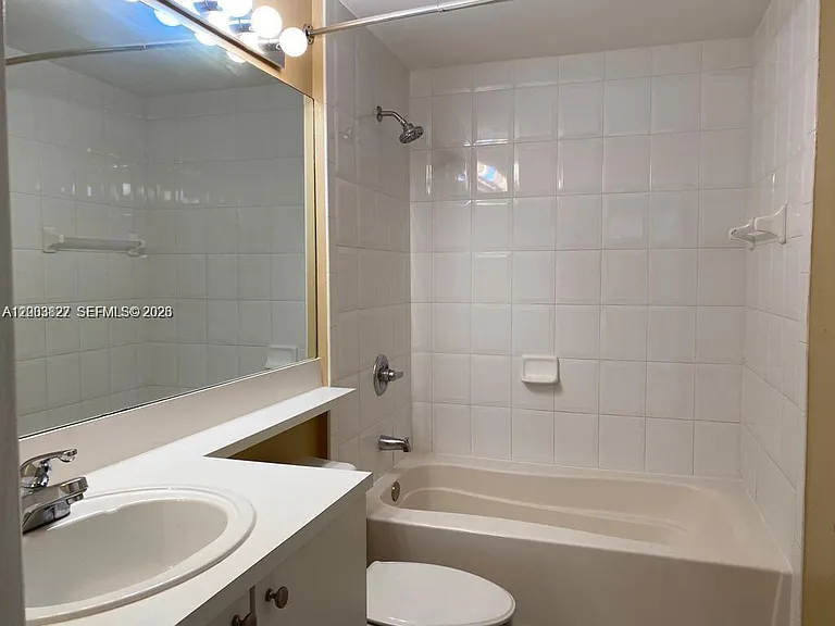 8060 N Nob Hill Rd #203 — Photo 12
