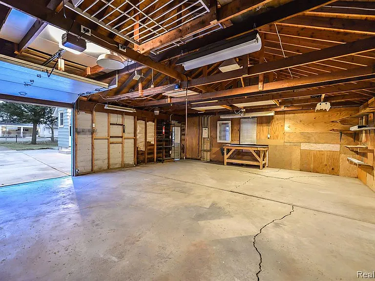 2726 Fernwood Ave — Photo 17