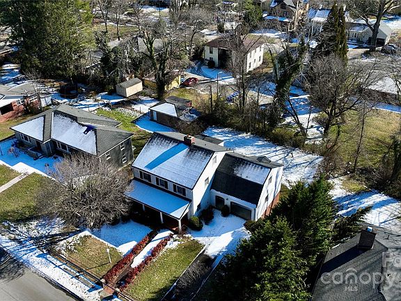 4th image of 826 5th Ave W