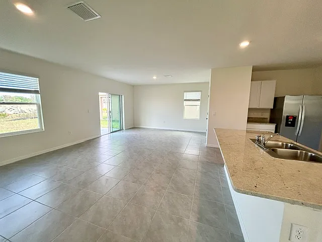 5759 Hollingworth Trl — Photo 5