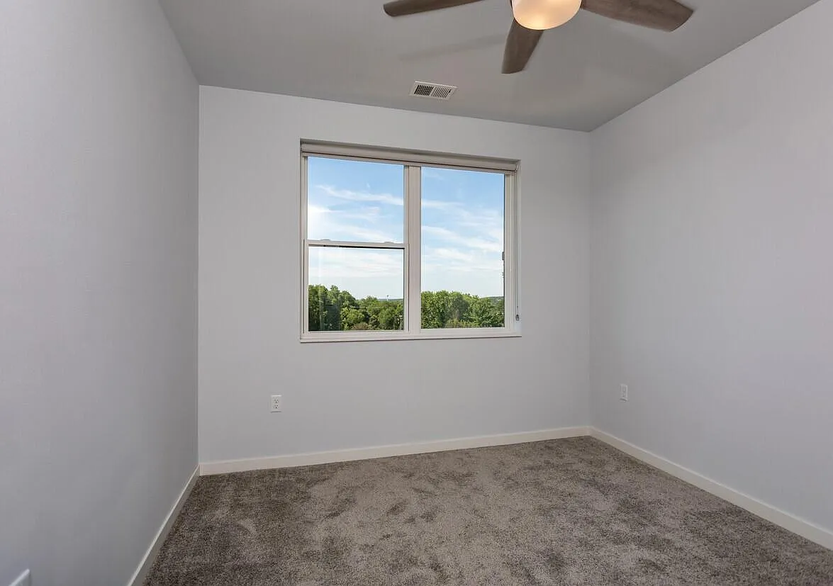 Midtown Reserve Apartment — Photo 3
