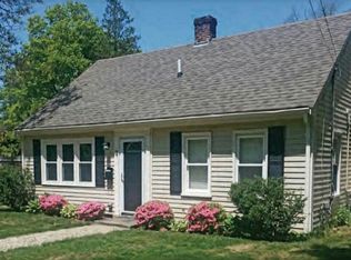 9 Amvets Ave, Falmouth, MA 02540