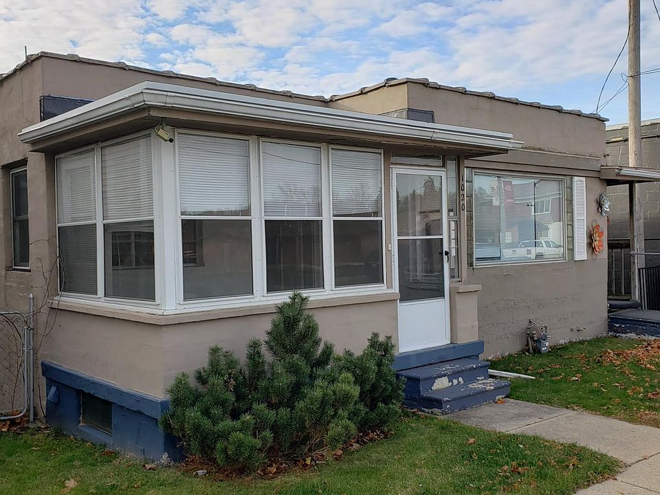 1st image of 1020 Fulton St W