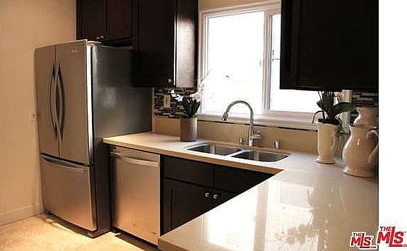 5th image of 1121 Queen Anne Pl