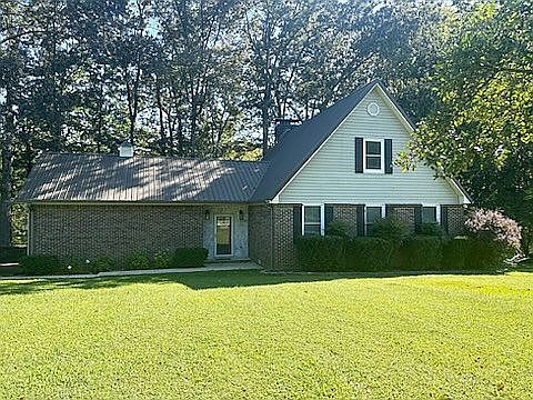 Front view of the house 