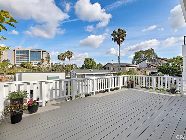 226 La Jolla Dr — Photo 8