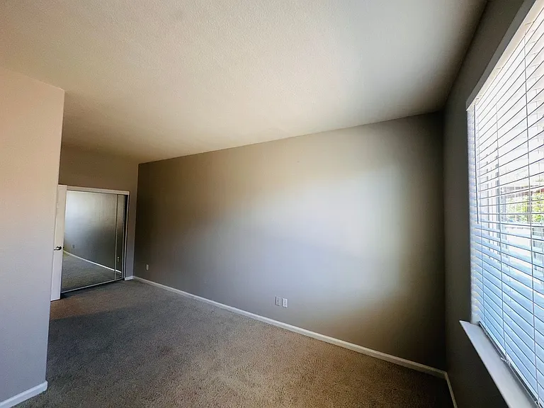 2403 Clemente Ln — Photo 14