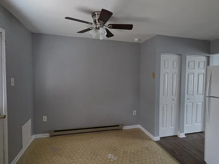 413 N Western Ave — Photo 27
