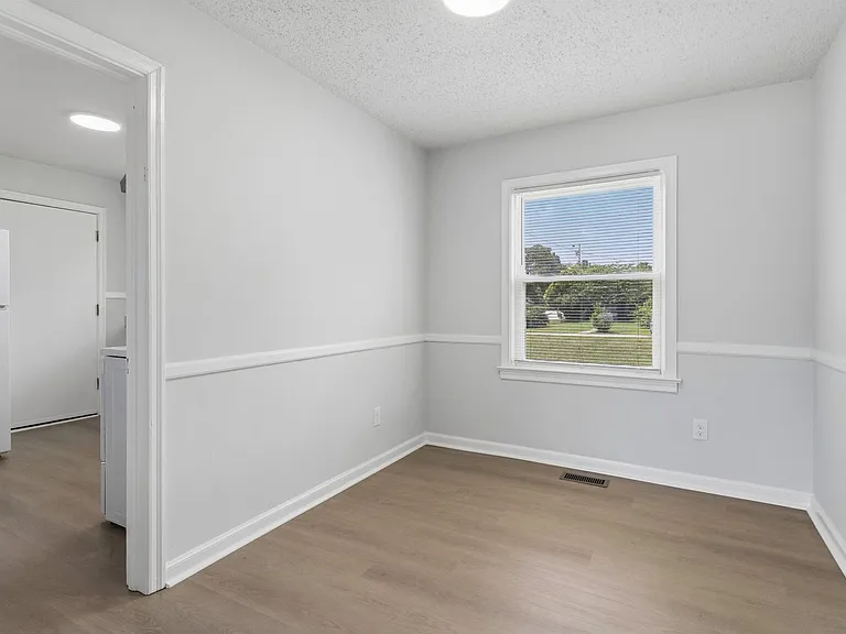 1815 Canterbury Rd — Photo 22