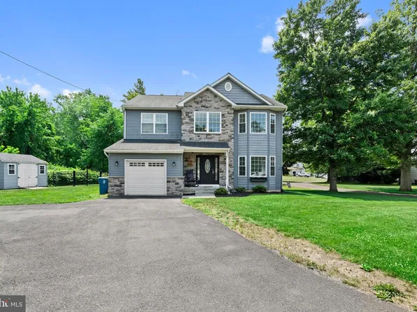 218 Ford Ave, Langhorne, PA 19047