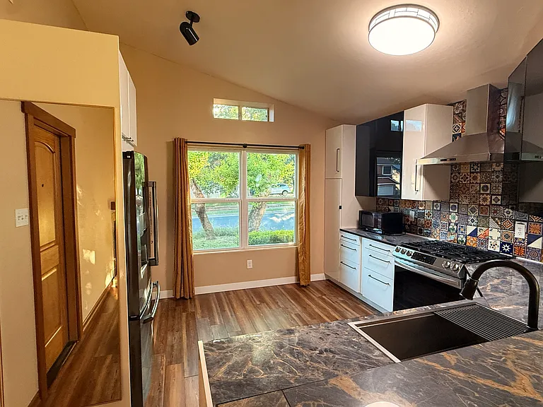 10513 Archdale Dr — Photo 5