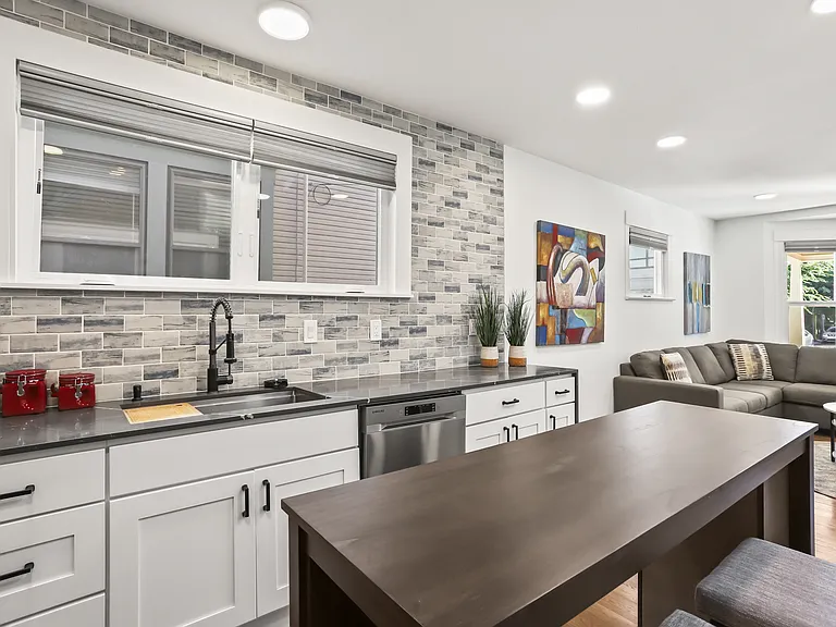2305 SE Hawthorne Blvd #B — Photo 14