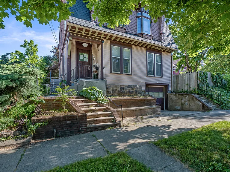 315 Logan St SE #2 — Photo 2