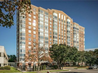 250 E Harbortown Dr APT 502, Detroit, MI, 48207