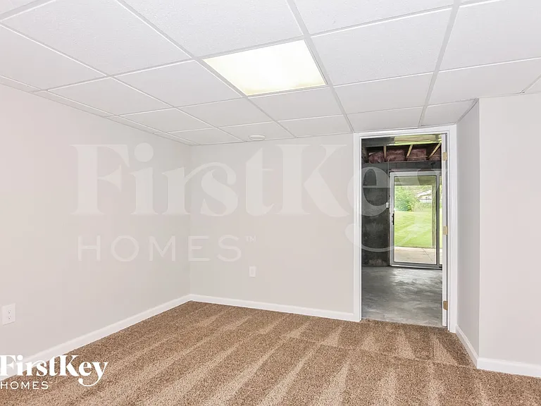 338 Forest Grove Ct — Photo 7