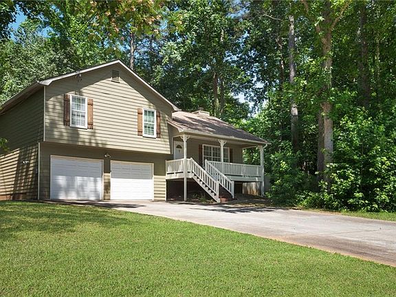 2nd image of 30 White Pines Ln