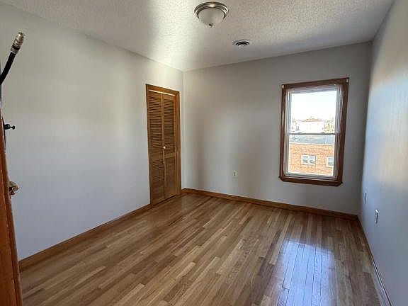 2nd image of 50 Cash St