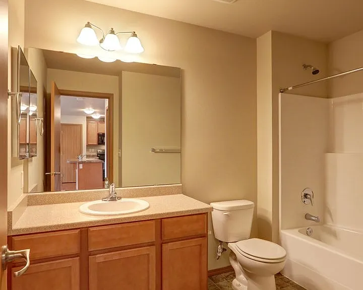DubSea Apartments — Photo 24