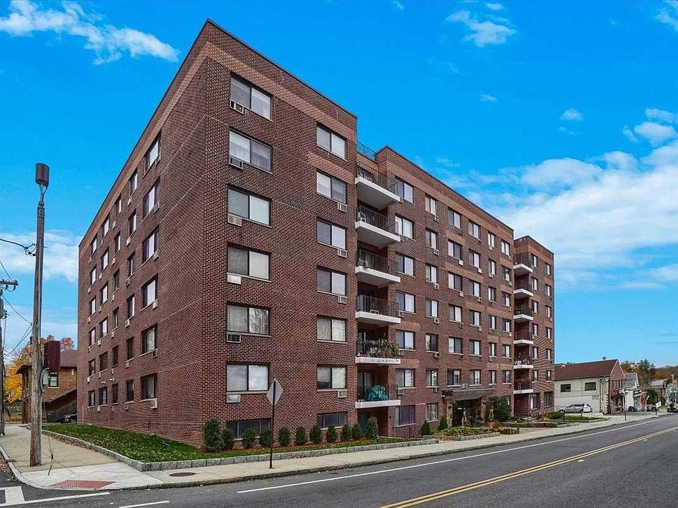 1st image of 25 Lake St #1
